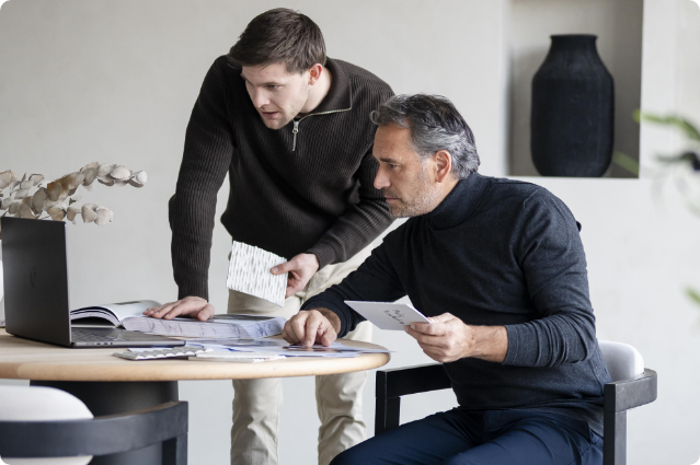 Plakken tegen muur met kit